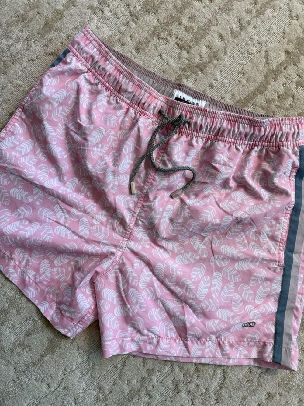 Le Club- 5” luxury swim trunks- never worn! 
Men’s Large